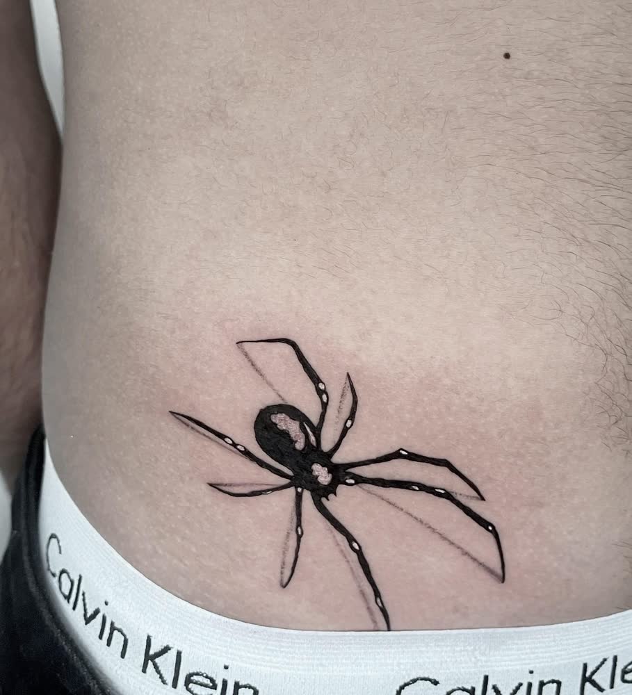 Tatuaje minimalista de línea fina de Anatael