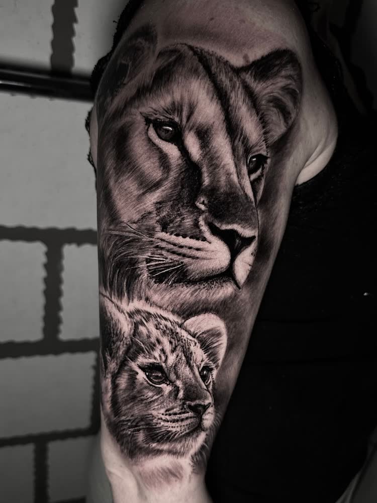 Tatuaje de retrato realista realizado en Iguana Tattoo Studio